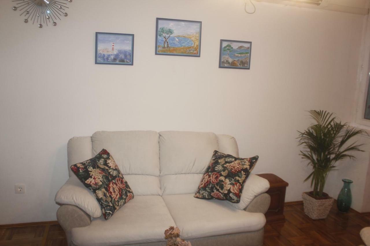 Apartman Jadranka Njivice Exterior photo