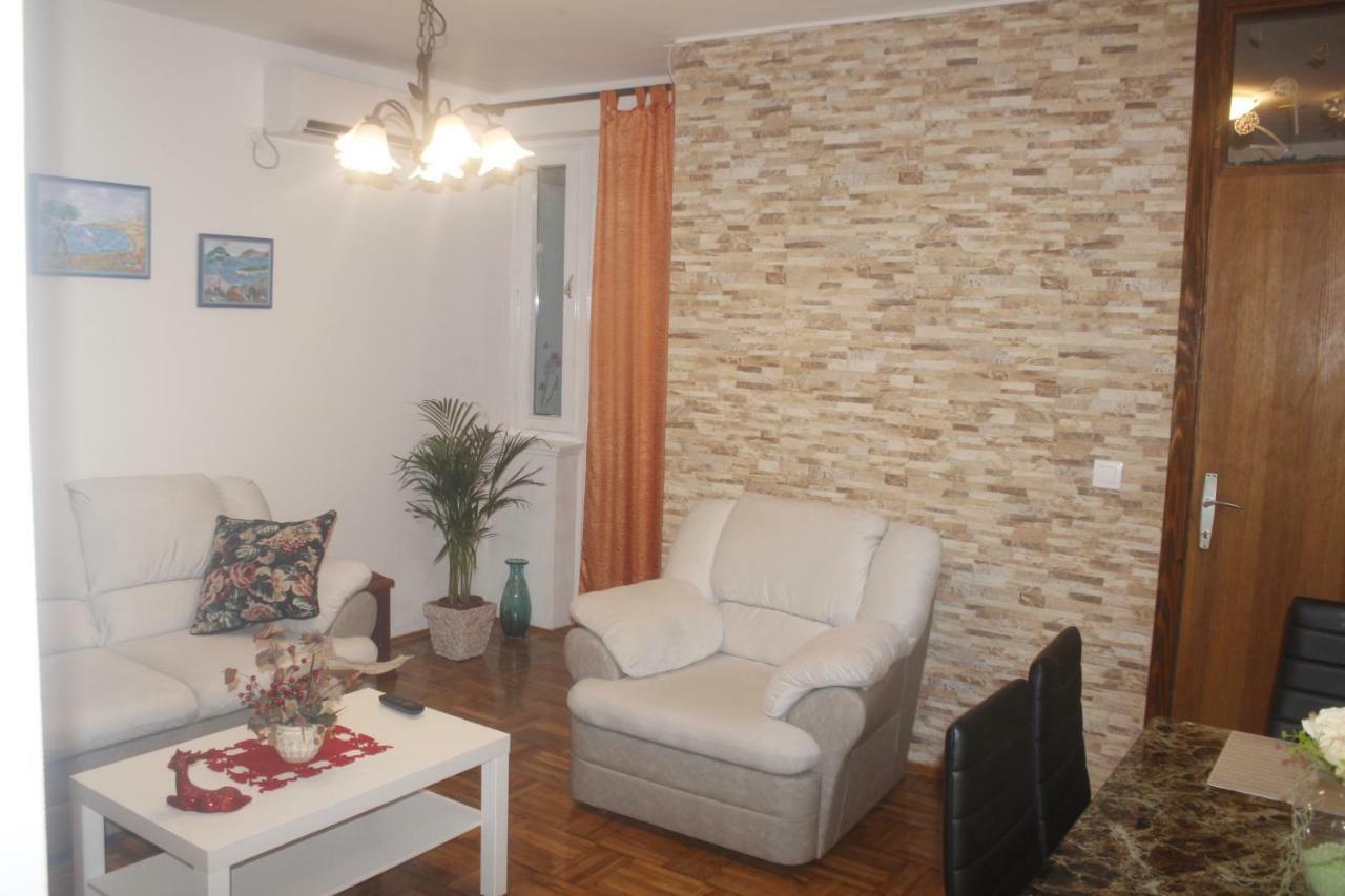Apartman Jadranka Njivice Exterior photo