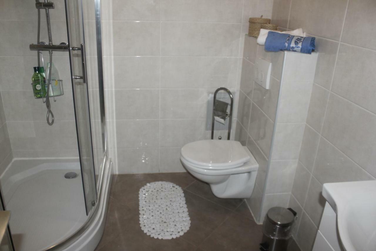 Apartman Jadranka Njivice Exterior photo